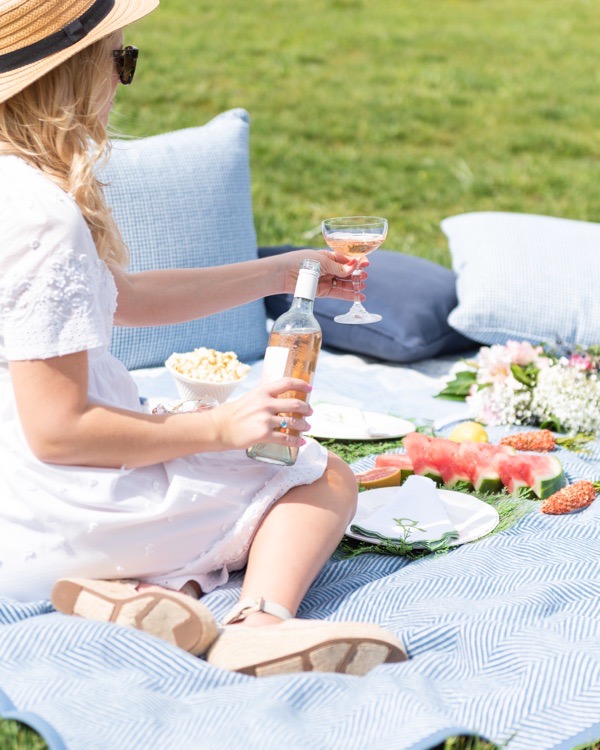 A Backyard Easter Picnic & A Giveaway